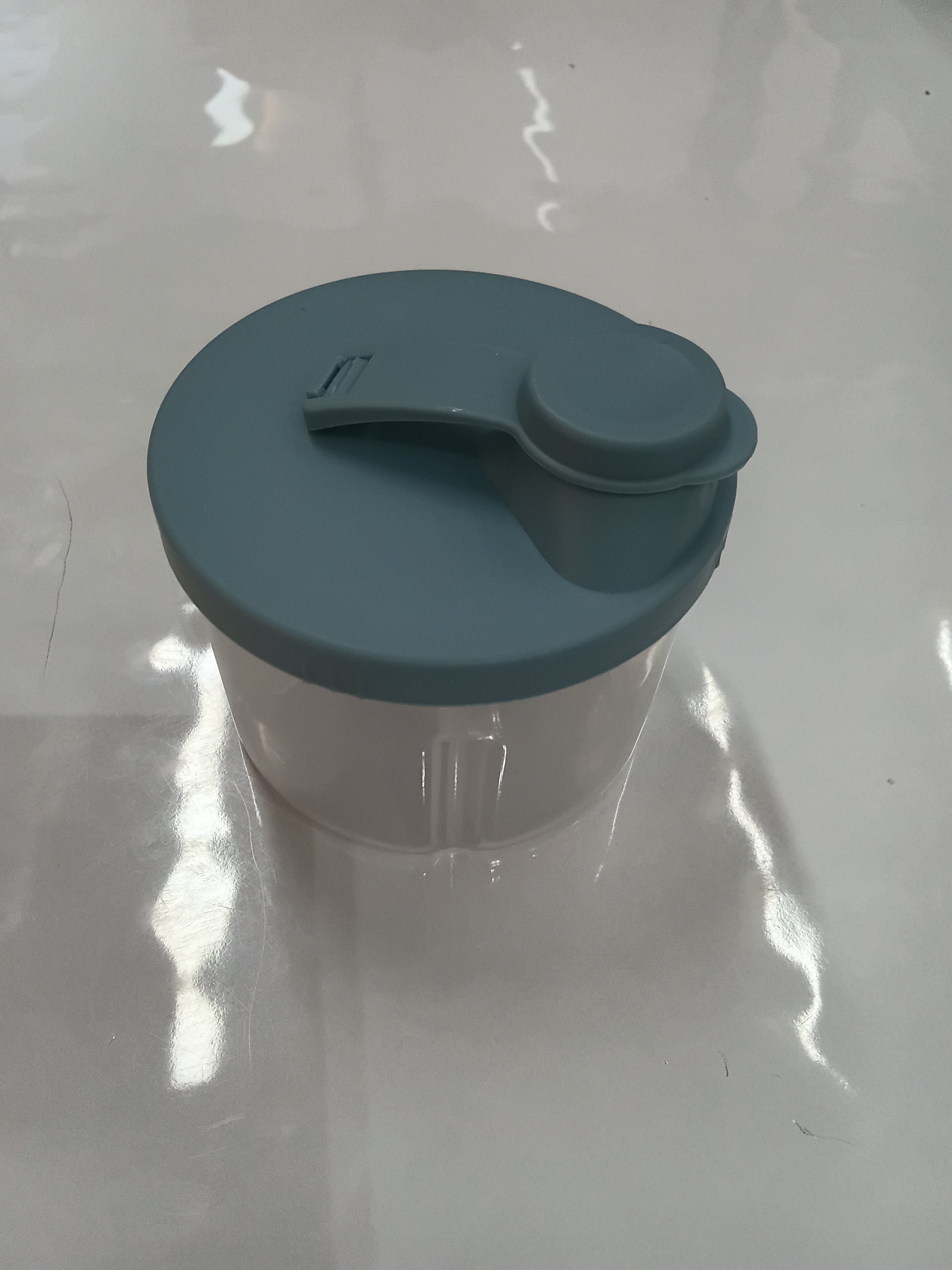 Milk refill containers
